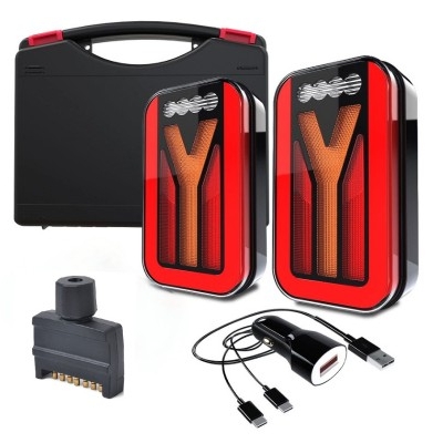 Wireless trailer light with magnetic base